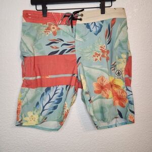 Volcom Slingers Men’s Board Shorts Trunks Hawaii Flowers Size 32 Pockets
